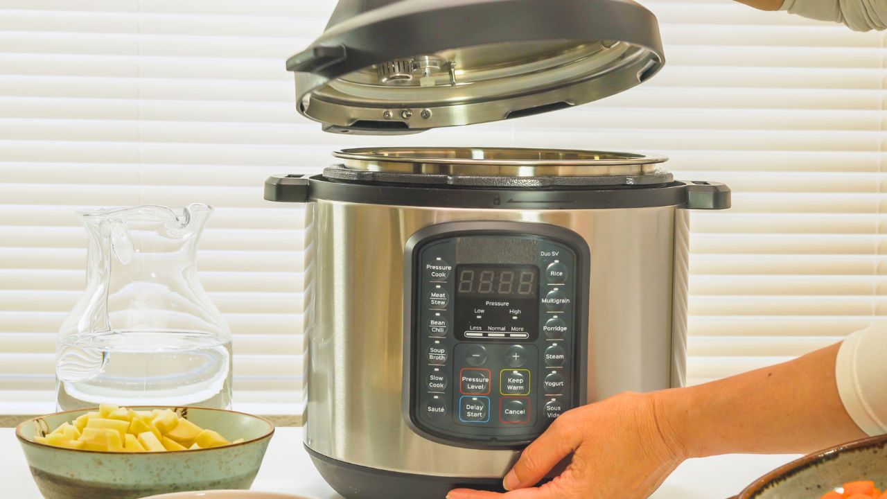 5 Best Slow Cookers for Busy People